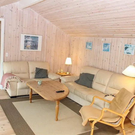 Дом отдыха Three-bedroom Holiday In
